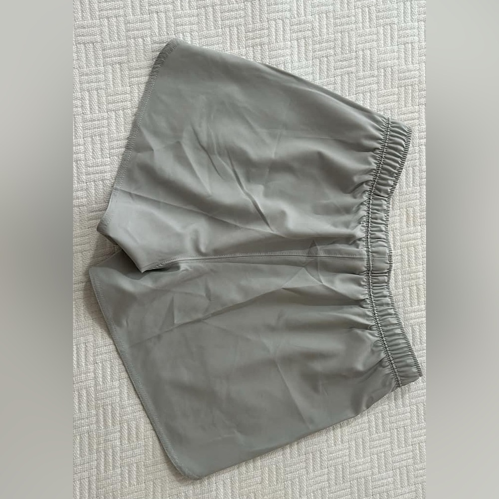 HUK women’s shorts NWOT